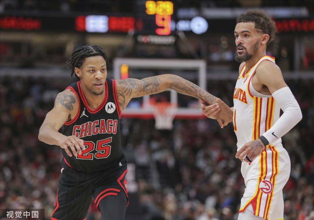 她担任国际 她担任国际