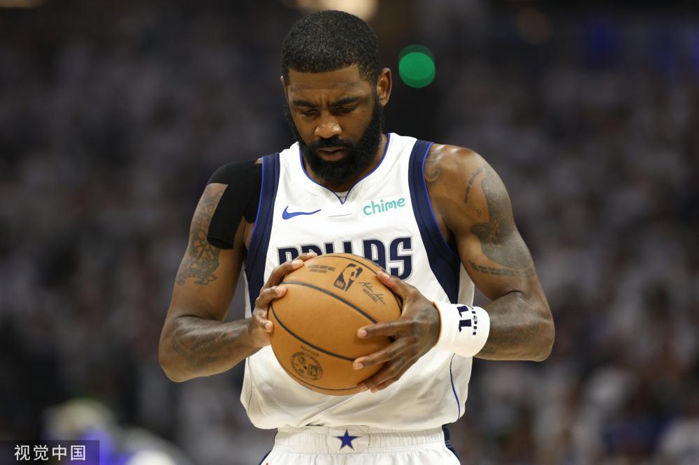 更与他个人 更与他个人